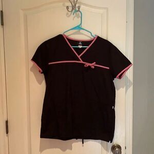 Cherokee black and pink scrub top XS